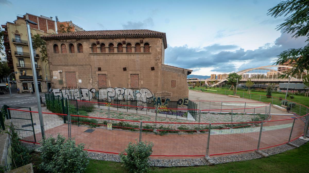 Jardines de la Torre del Fang una vez urbanizados por Adif.