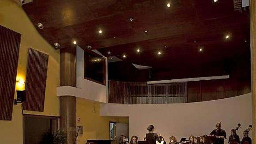 Un concierto celebrado en el conservatorio de música del valle.