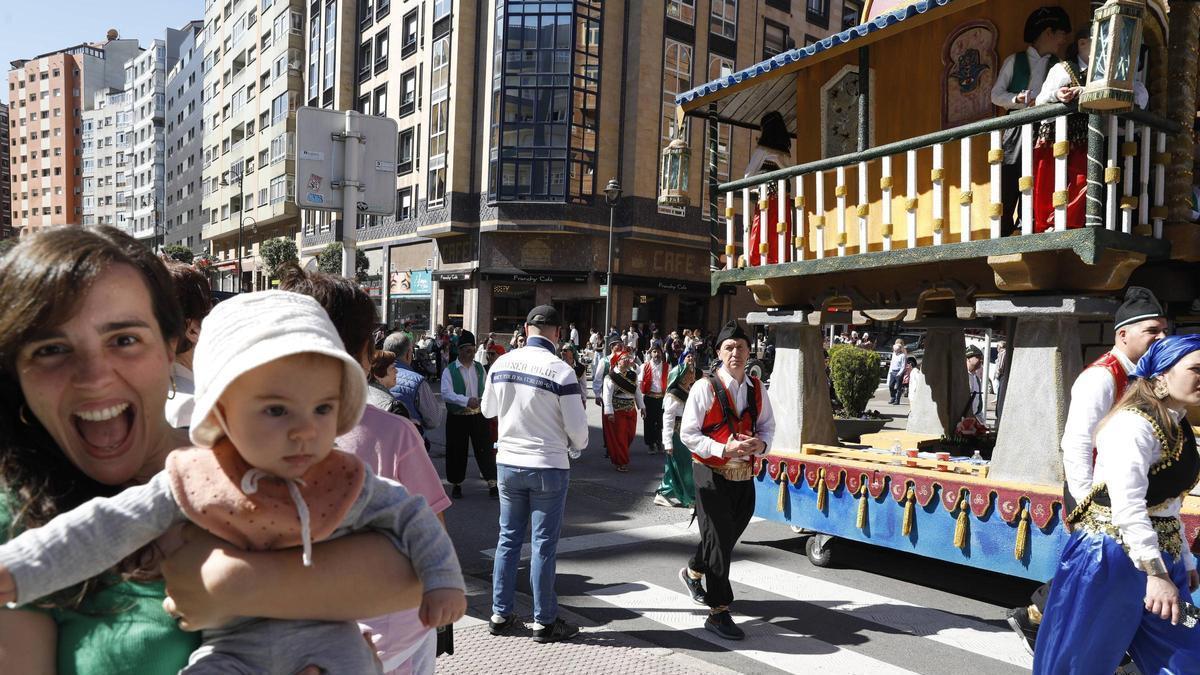EN IMÁGENES: El desfile de carrozas del lunes de Pascua