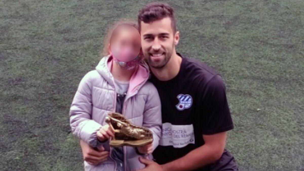 Insultan y persiguen al portero del Europa y su sobrina de 9 años.