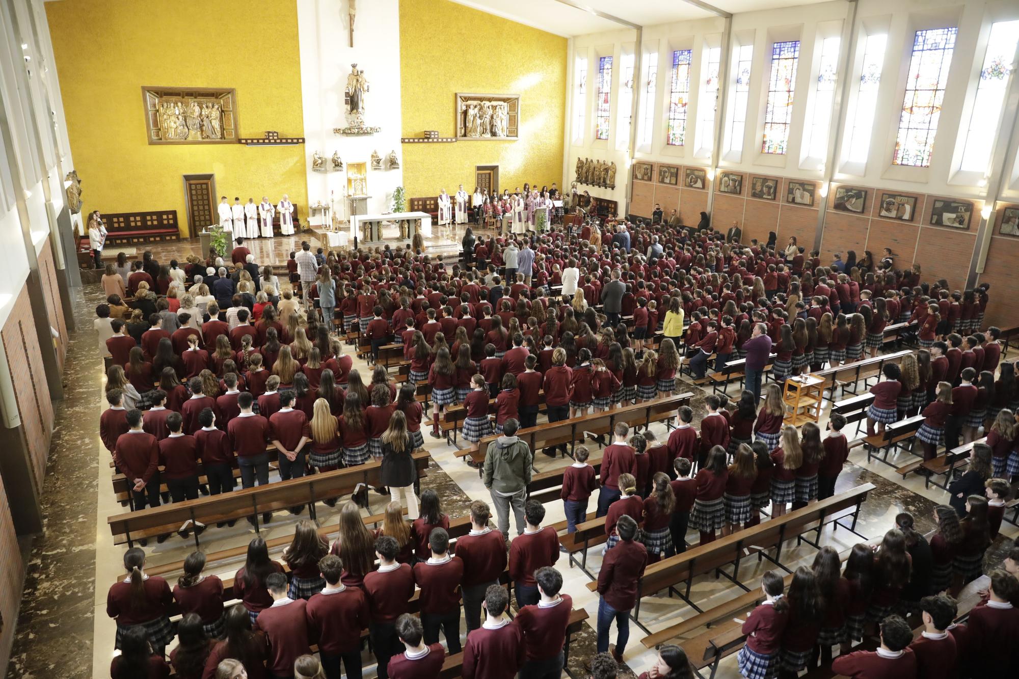 Misa por el centenario del colegio de las Dominicas