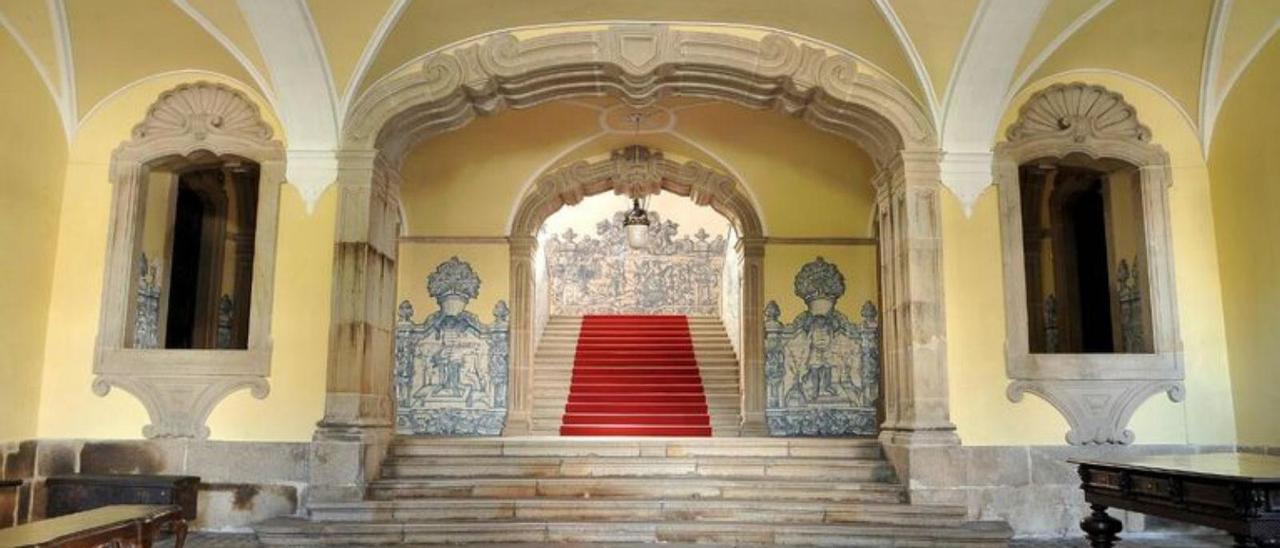 Vista da escalinata interior do Pazo dos Condes de Anadia, en Mangualde.