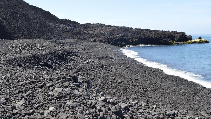 La lava del volcán &#039;da a luz&#039; a 14 nuevas playas en La Palma