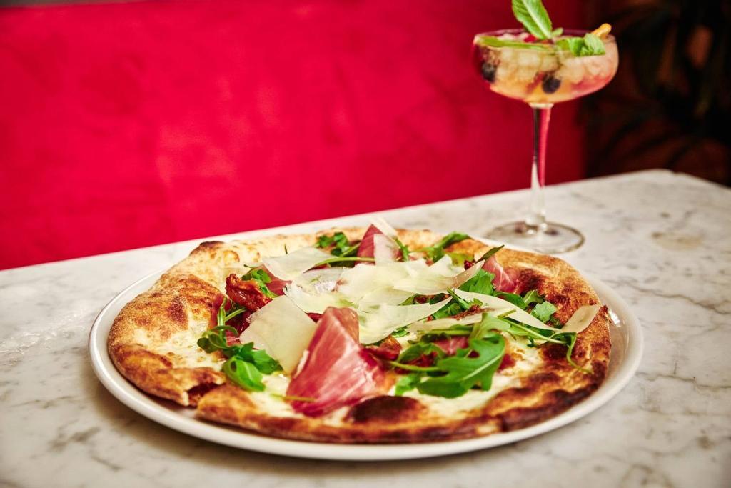 Pizza y cócteles en Café Barbieri