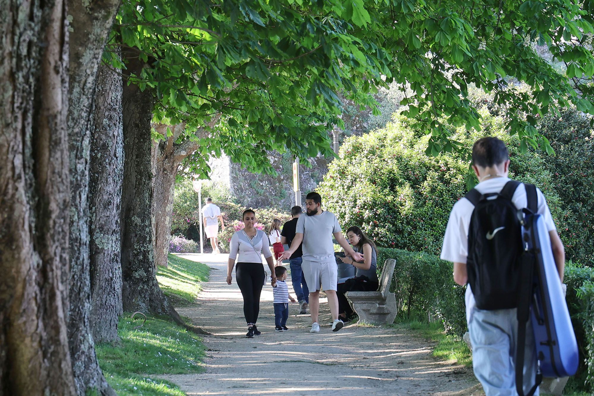 Vigueses paseando por el Castro