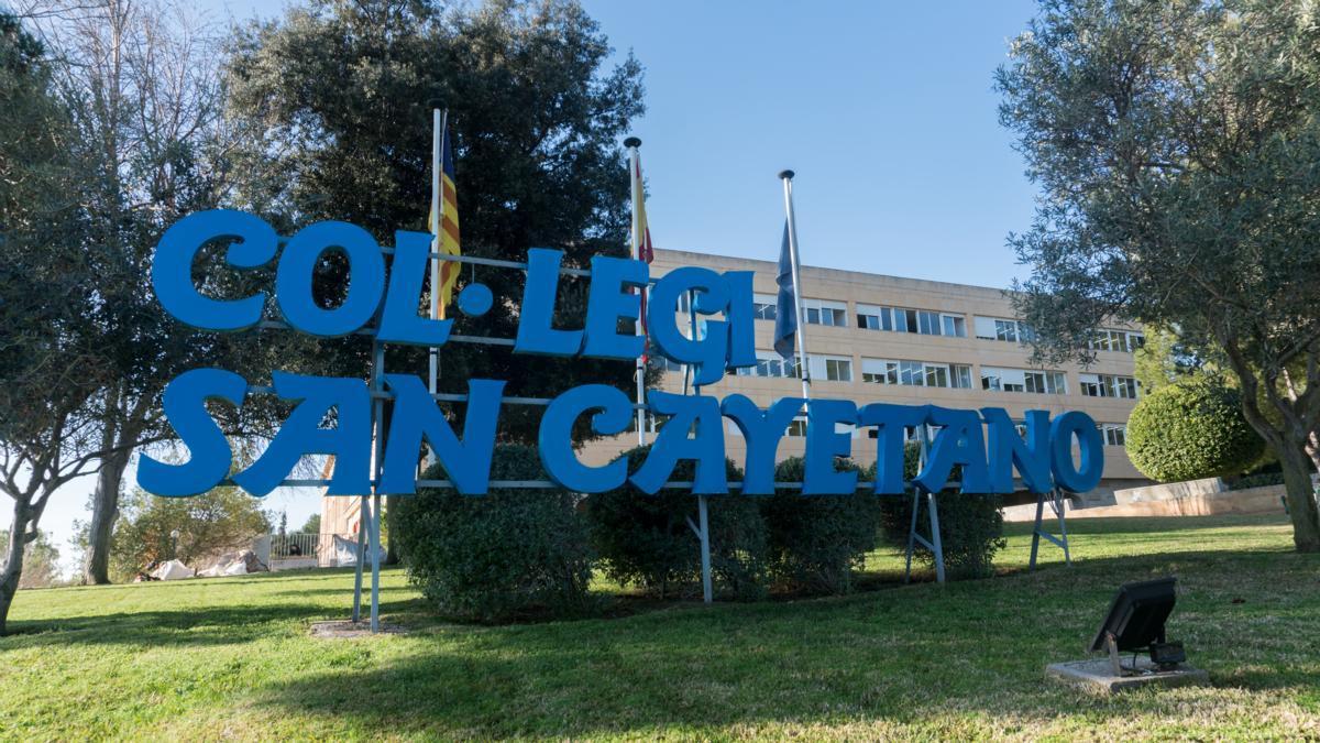 Los alumnos del Colegio San Cayetano reciebn una atención personalizada.