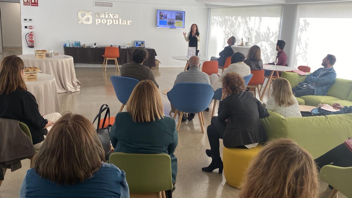 Visita de los alumnos de los cursos superior áreas empresariales.