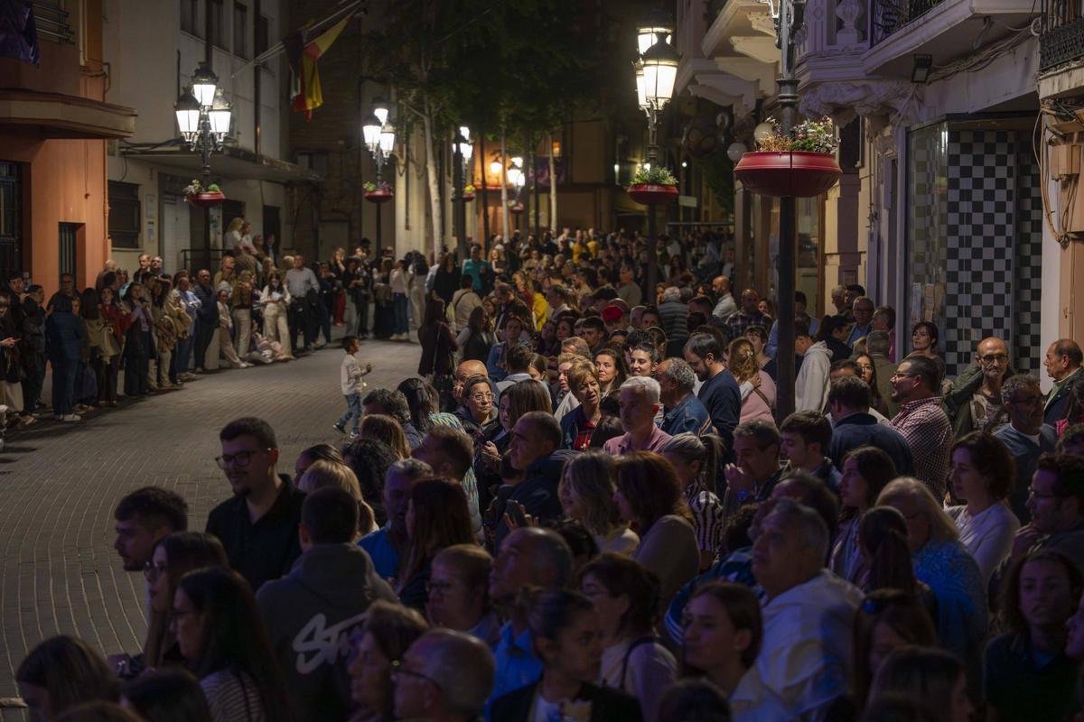 Fotogalería | Miles de fieles acompañan a la Soledad en su procesión más sobria por el Casco Antiguo de Badajoz Fotogalería | Miles de fieles acompañan a la Soledad en su procesión más sobria por el Casco Antiguo de Badajoz