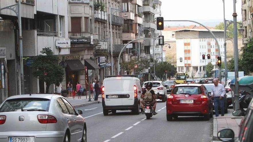 La rúa Curros Enríquez tendrá pantallas digitales. // I. Osorio