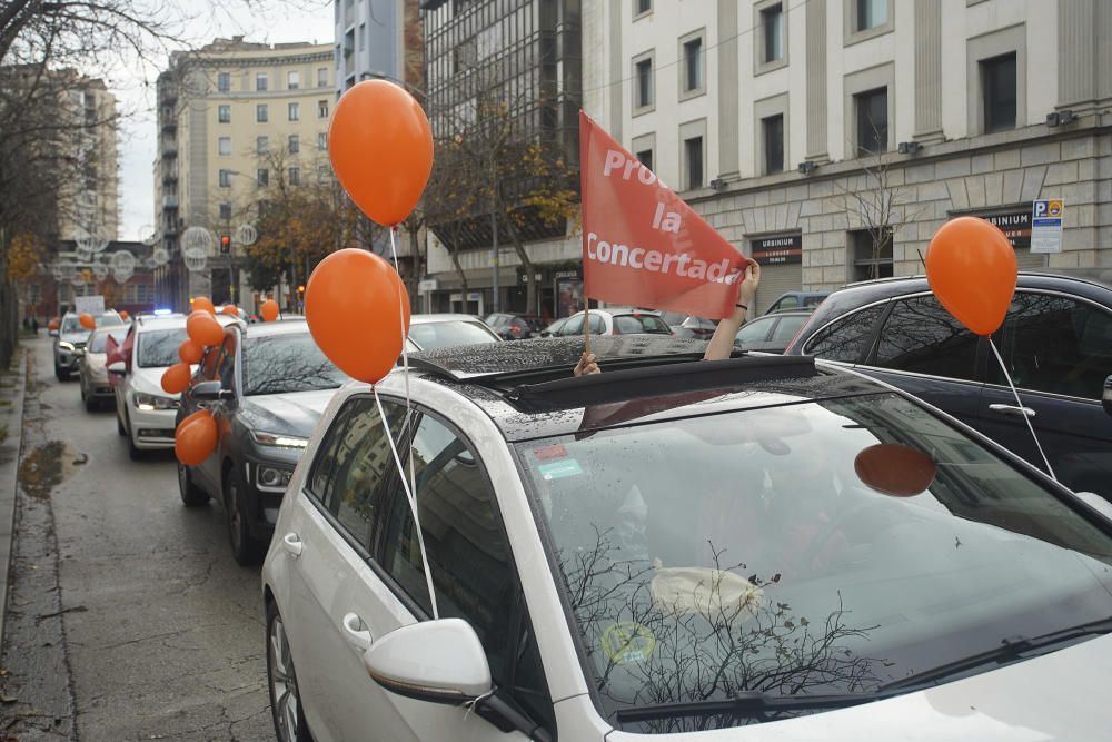 Marxa lenta de vehicles a Girona contra la Llei Celaá