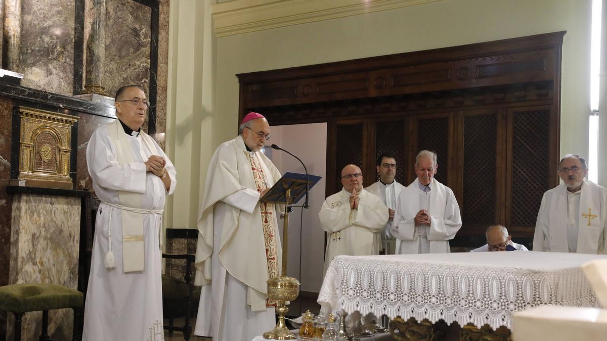 Por la izquierda, Álvaro Iglesias, Jesús Sanz Montes, Roberto Gutiérrez, Alfonso López, Santiago Velasco, José Manuel Rodíguez y José María Hevia.