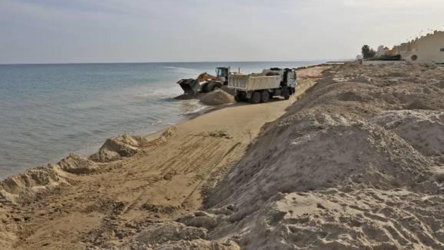 Costas prevé millón y medio de m3 de arena para frenar la erosión en las playas de Tavernes y Xeraco