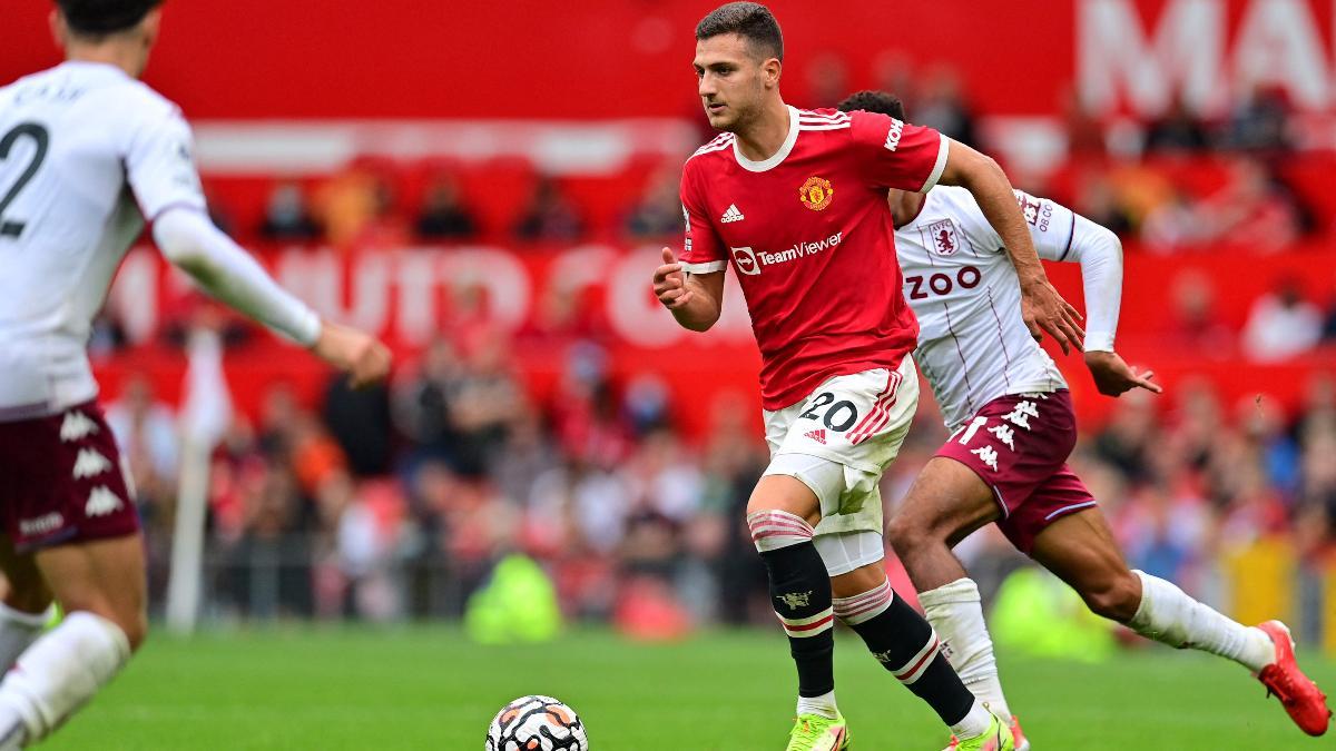 Diogo Dalot, en un partido de Premier League ante el Aston Villa