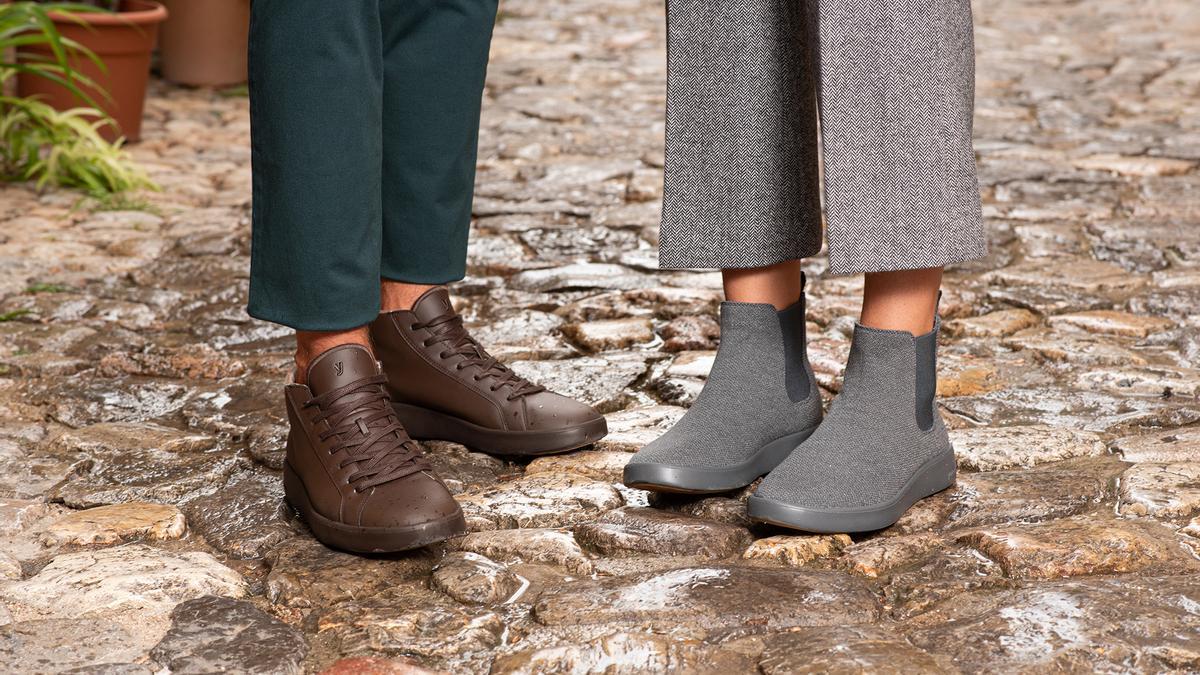La revolución del calzado viene de Elche: lista de espera para la colección  de botas perfectas para la lluvia - Información