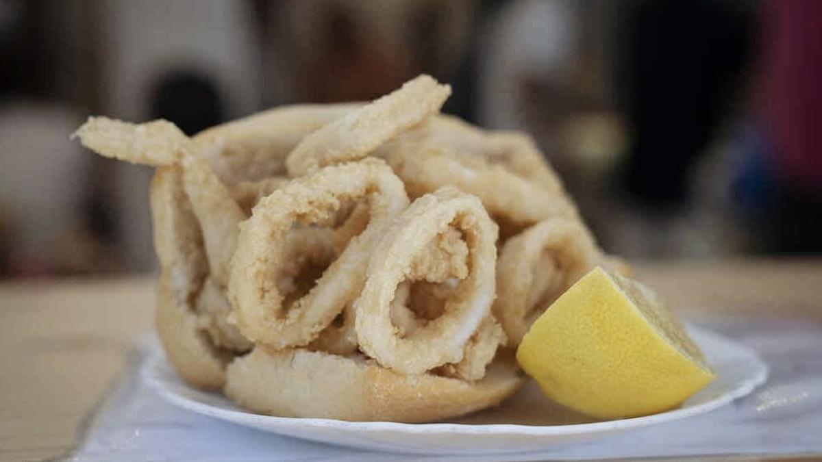 El bocata de calamares de La Campana.