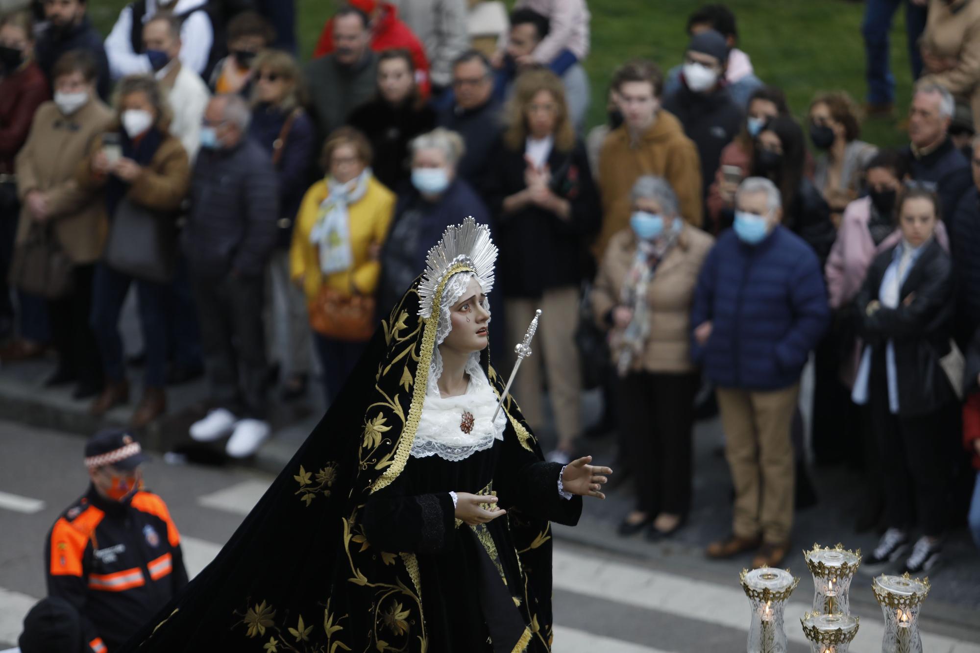 En imágenes: La procesión del Viernes Santo en Gijón