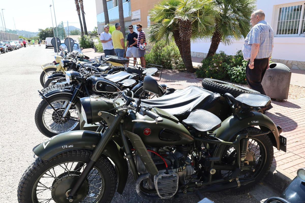 Fiestas Puig d'en Valls: coches antiguos, exposición de plantas y artesanía