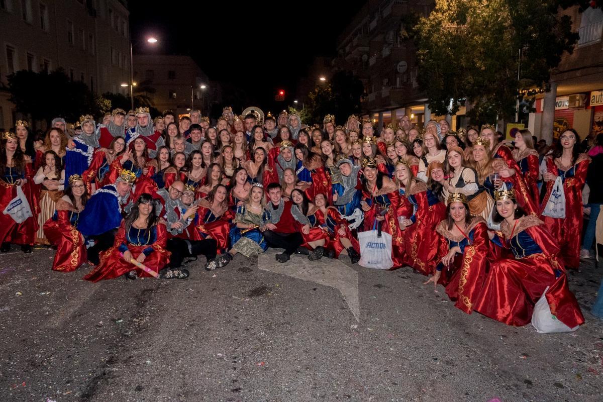 La cabalgata fallera llena de color el Port de Sagunt