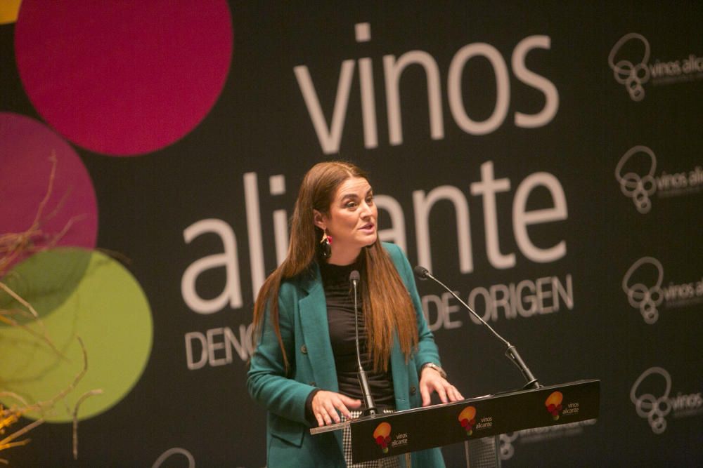 La DOP Vinos Alicante entrega al Museo del Prado el Premio Fondillón