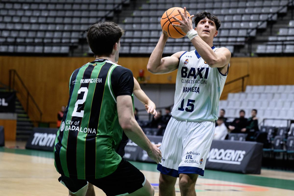 Jordi Saló, en una acció ofensiva del Baxi Manresa sub-22