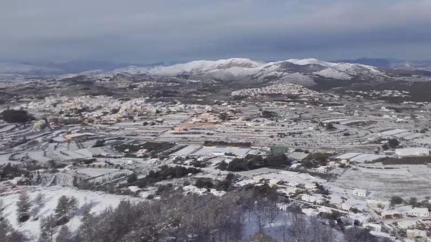 Panorámica de la nieve en el Montgó