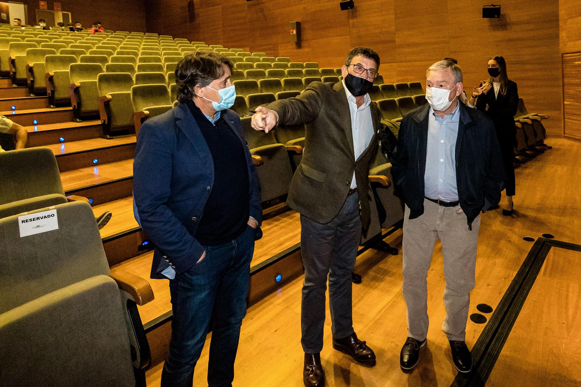 Charla con el exseleccionador Javier Clemente en el Foro Deportivo «Campo a Campo»