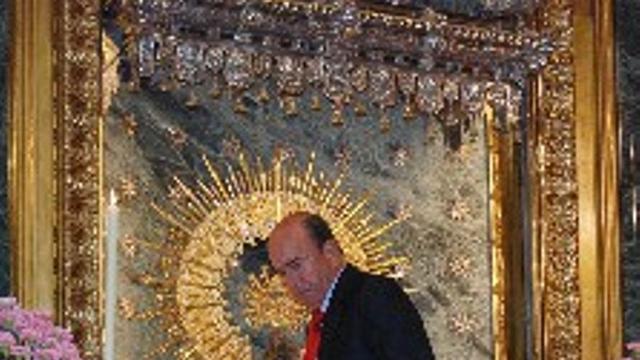 Ahora la Virgen lleva el logo del Santander