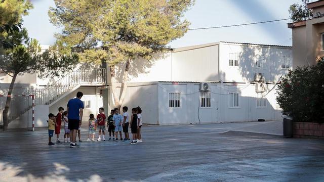 Barracones del colegio La Cañada de Alicante, en zona inundable