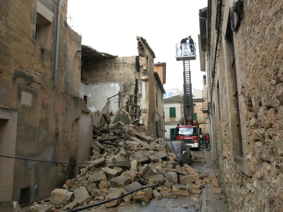 Las lluvias provocan el derrumbe de una casa en Porreres