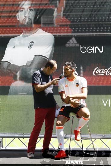 Así ha sido la presentación de Garay y Mangala