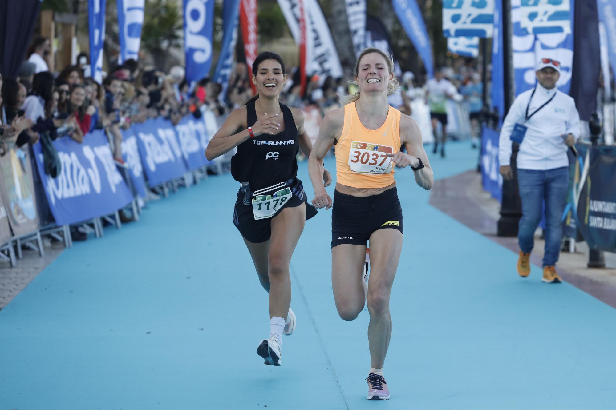 Búscate en nuestra galería de fotos del Santa Eulària Ibiza Marathon