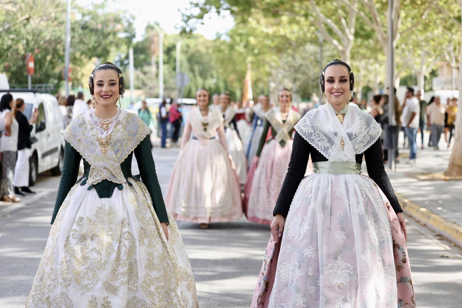 María Estela, la corte, Quart y Xirivella honran a la senyera más viajera de las Fallas