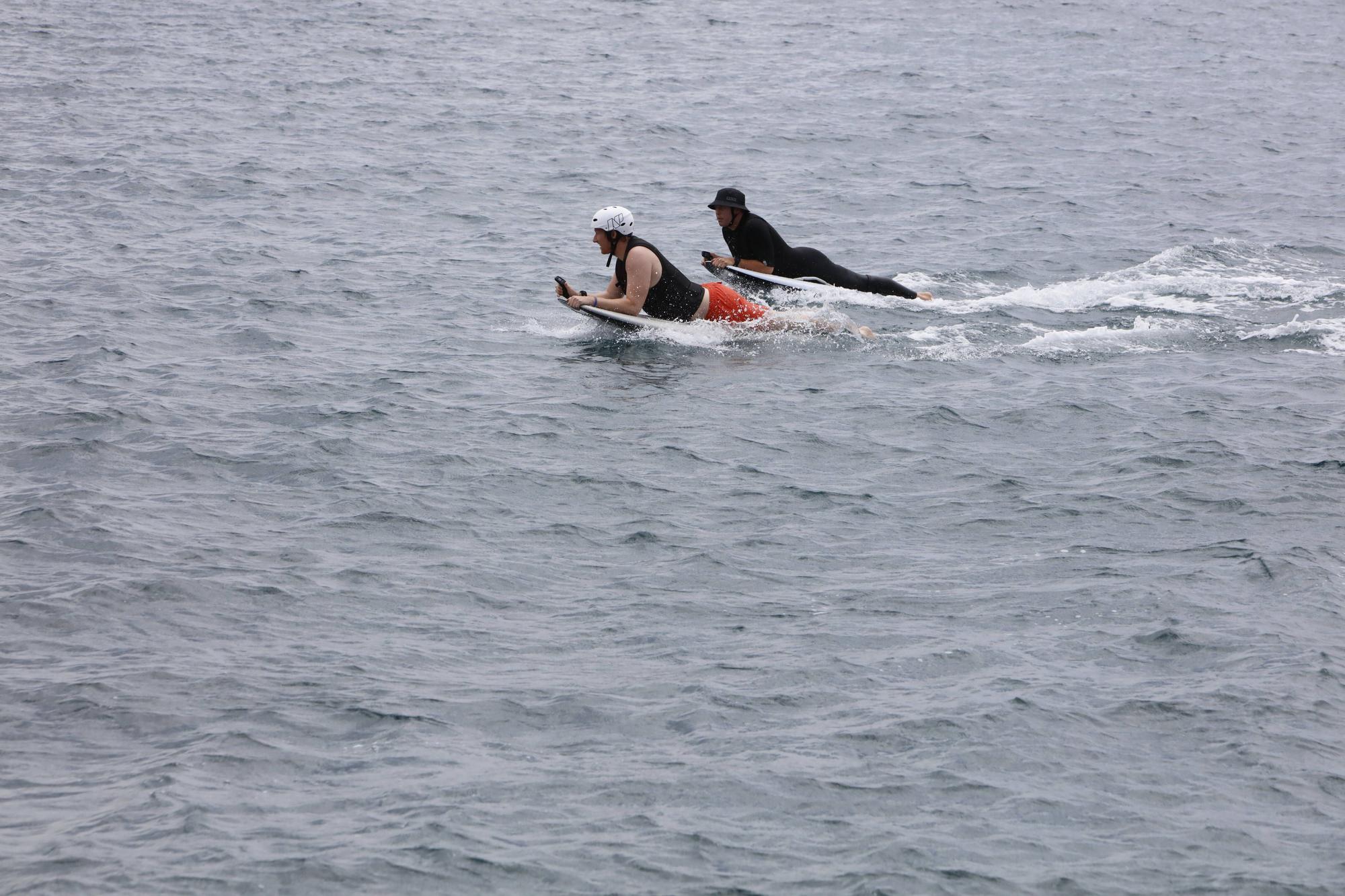 Mit dem E-Boot und dem elektrischen Surfbrett vor Mallorca unterwegs