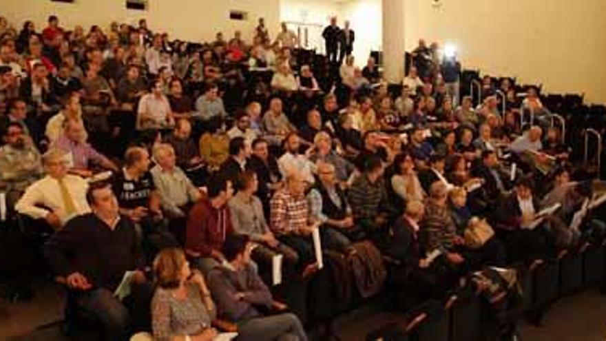 La asamblea repitió emplazamiento en el Palau de la Música.