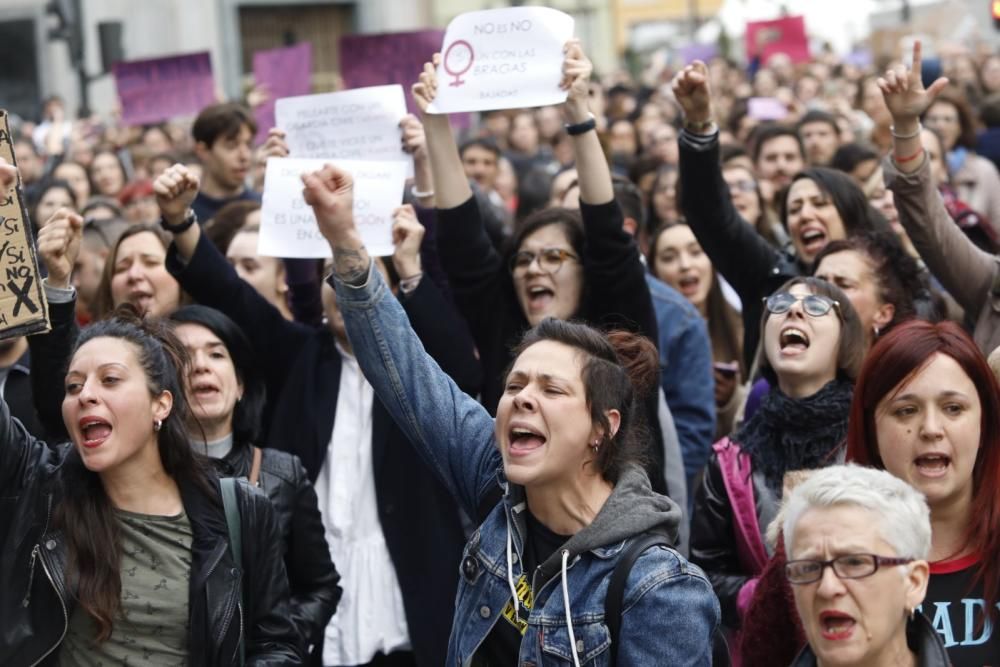 Concentración contra la sentencia a La Manada en Oviedo