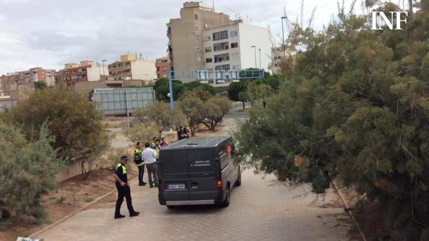 El indigente hallado muerto bajo en puente de Teulada presentaba un golpe en la cabeza