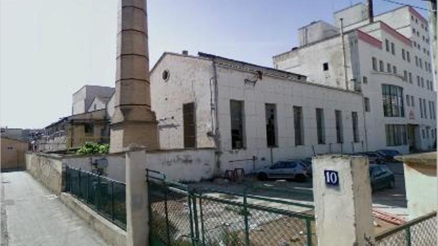 Fábrica ubicada en la manzana de las calles Vicenta Salcedo y San Vicente Mártir.