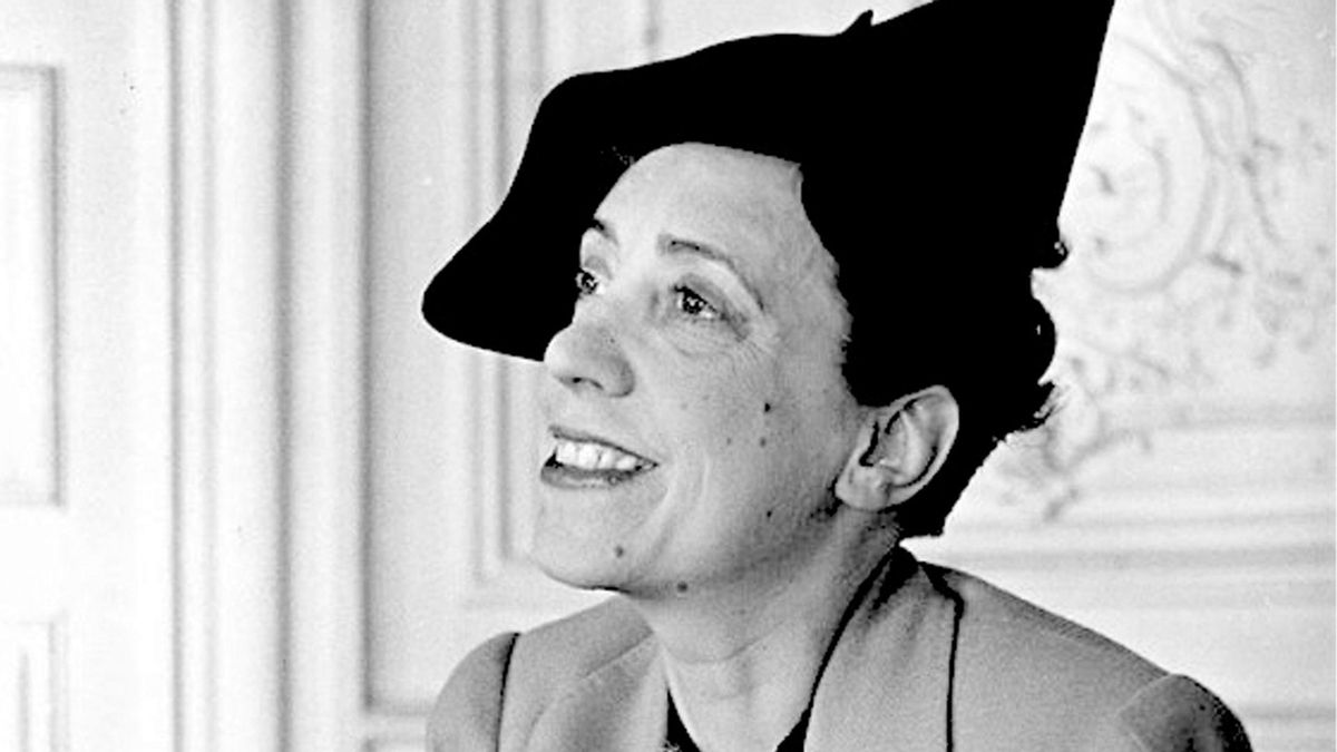 Prada/vs/Schiaparelli. Elsa Schiaparelli (1890-1973).