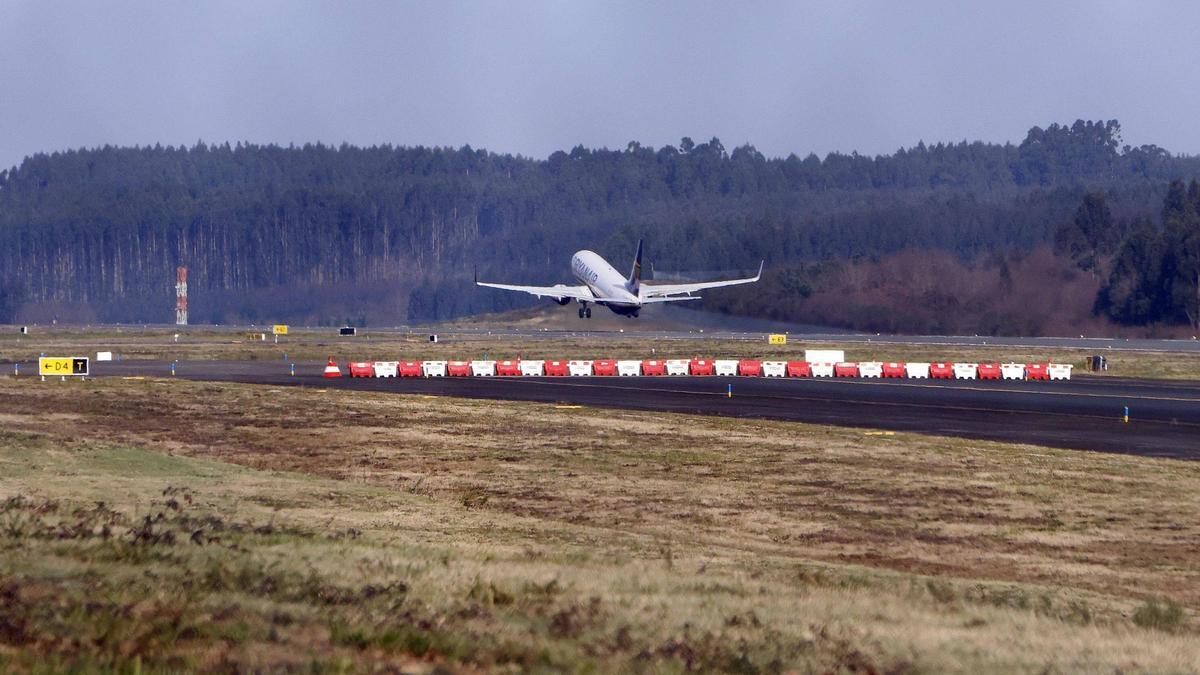 Ryanair cerró su base en Santiago el 25 de octubre.