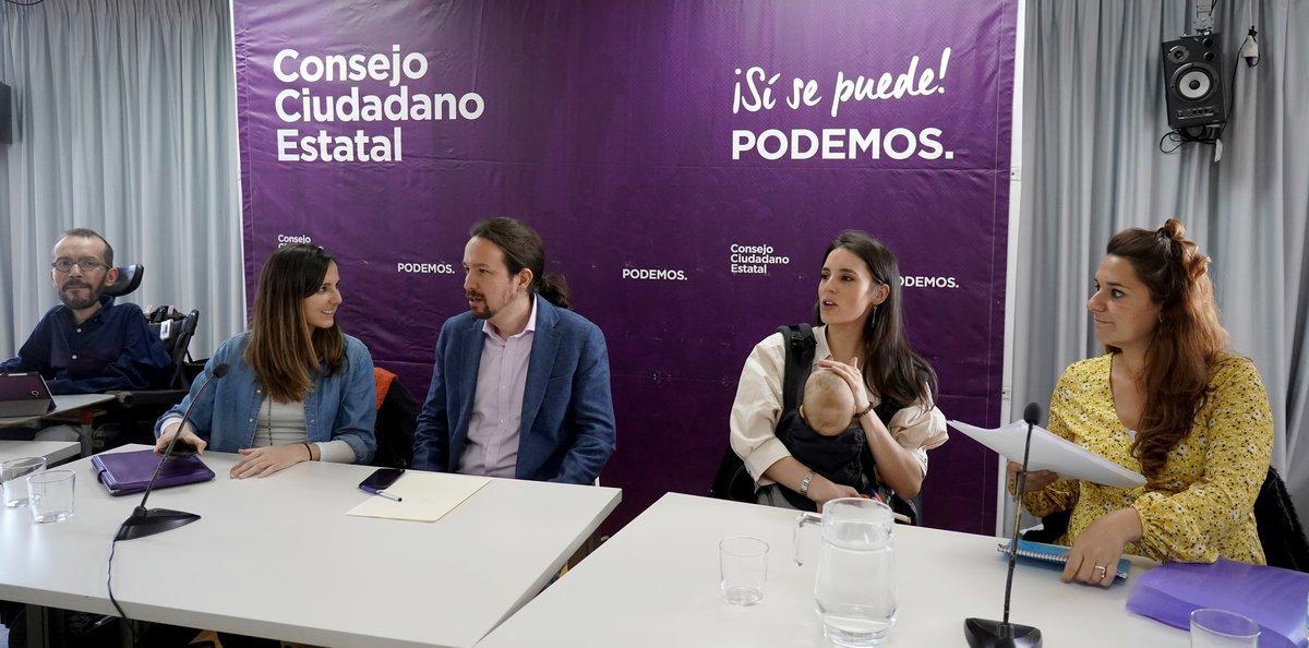 Pablo Iglesias e Irene Montero, junto a Pablo Echenique, Ione Belarra y Noelia Vera.