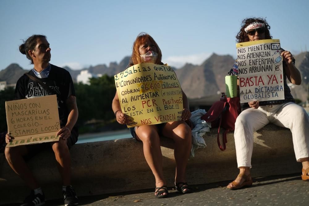 La Policía Nacional identificó a varias personas que no respetaban las medidas de seguridad.