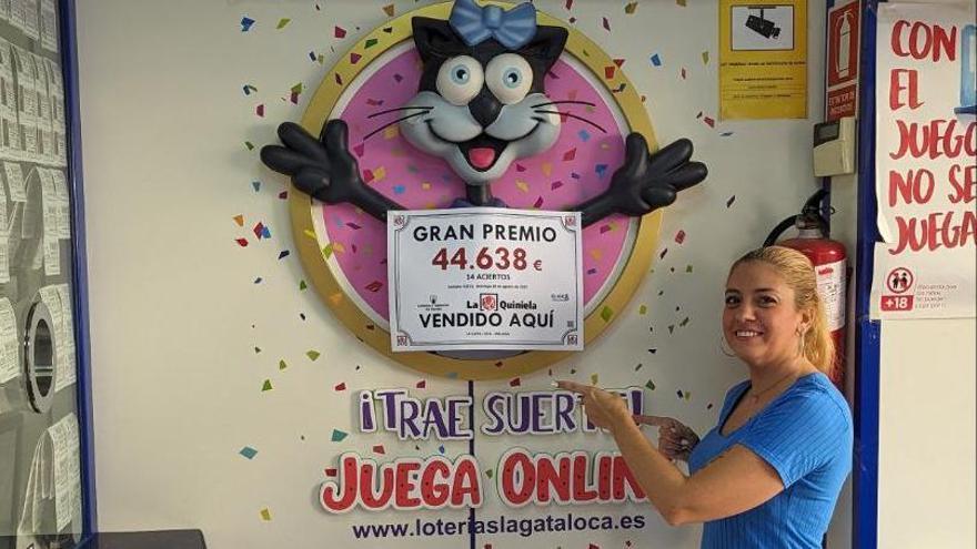 Loterias La Gata Loca premia en Málaga un boleto de la Quiniela