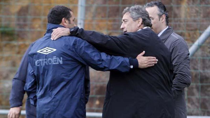 Eusebio y Mouriño conversan durante uno de los entrenamientos del Celta.