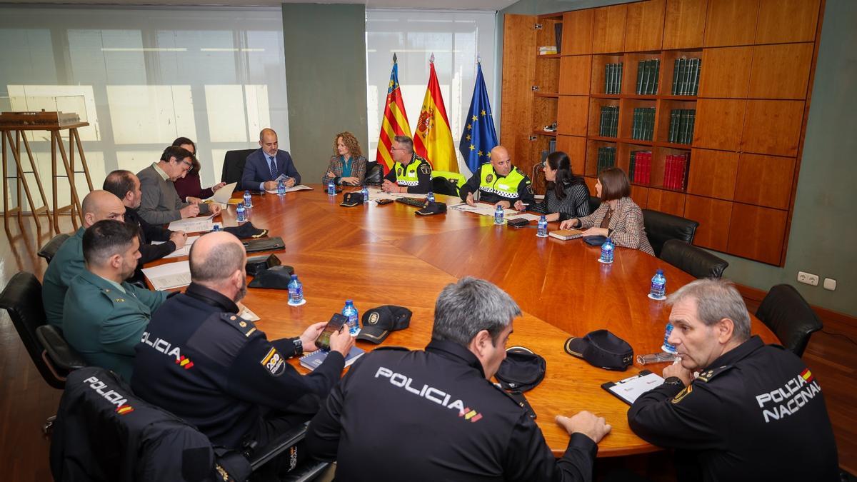 Junta Local de Seguridad presidida por la alcaldesa Amparo Folgado y el subdelegado José Rodríguez.