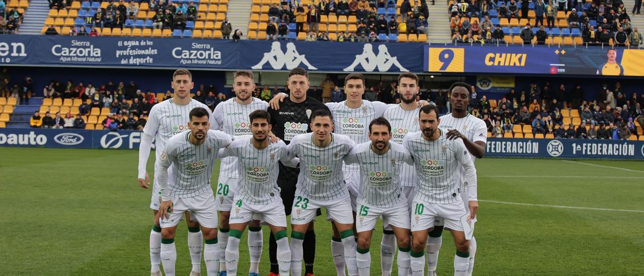 Equipo titular del Córdoba CF que saltó de inicio al estadio de Santo Domingo, en Alcorcón.