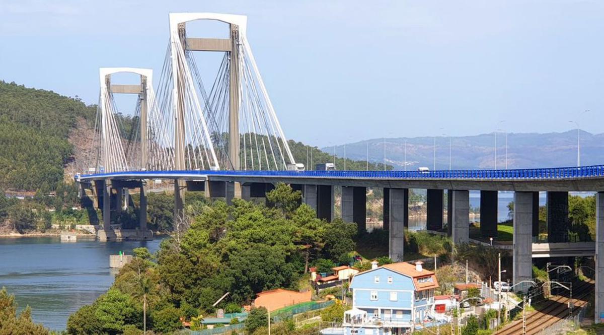 Vista del Puente de Rande.
  | // MARTA G. BREA