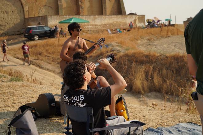 Listos para ver el eclipse en el pueblo abandonado de Otero de Sariegos, en Zamora