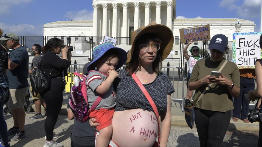 Miles de personas toman las calles en EEUU contra la decisión del Supremo de derogar el derecho al aborto