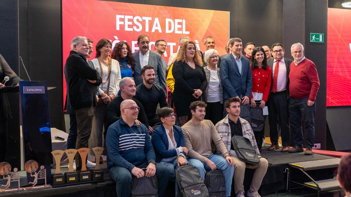 Guanyadors de la Festa del Vòlei Català 2025. Altres moments de la Gala: entrega dels Premis Llegendaris Vicenç Puigdomènech i Premi Xavi Bosma
