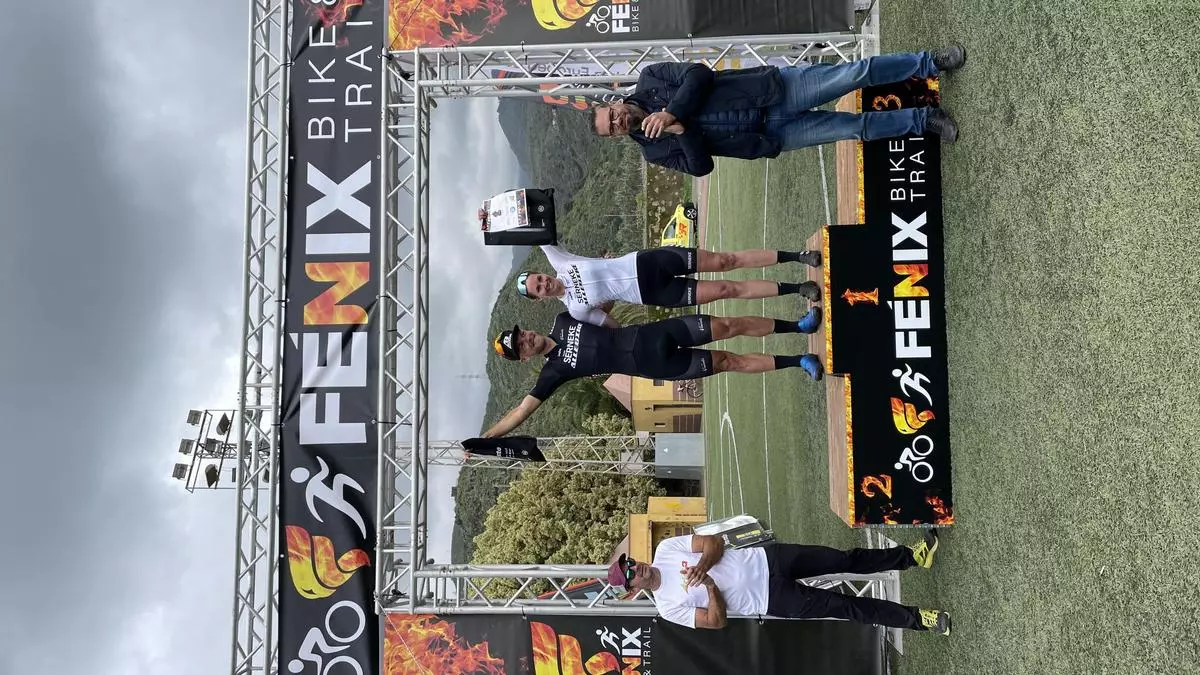 Los suecos Emil Lindgren y Mona Lindqvist se imponen en la primera jornada de la Fénix Bike & Trail